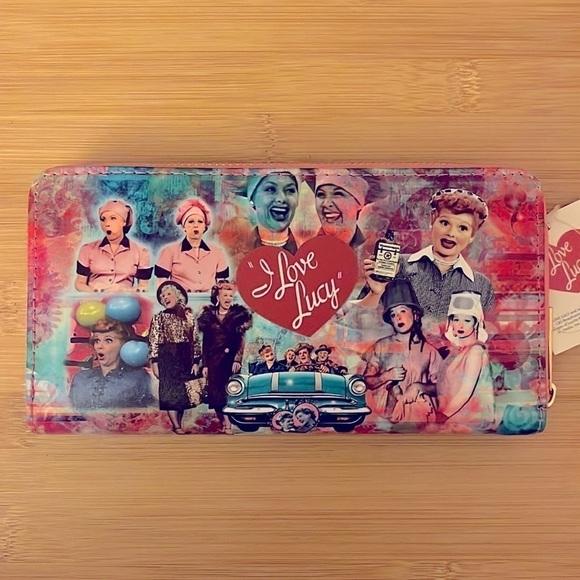 Brand New "I Love Lucy" Best Friends Graphic Colorful Wristlet Zip Around Wallet - Picture 4 of 15